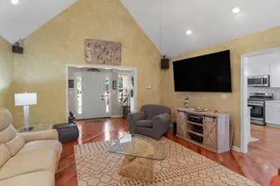 300 Farm View Ct, Locust Grove, GA 30248 - Photo 9