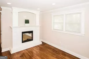 1339 Holcomb Ave, East Point, GA 30344 - Photo 9