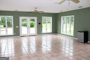 338 Lakeview Dr, Baxley, GA 31513 - Photo 11