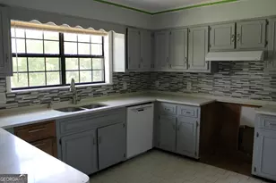 338 Lakeview Dr, Baxley, GA 31513 - Photo 13