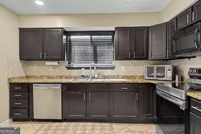 9421 Forest Knoll Drive, Jonesboro, GA 30238 - Photo 11