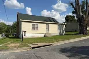 209 Montgomery St, Vidalia, GA 30474 - Photo 1