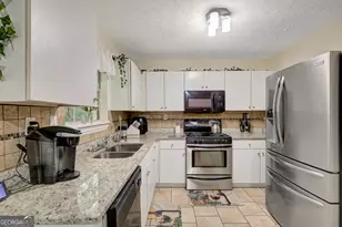 1412 Pebble Beach Ln, Hampton, GA 30228 - Photo 11