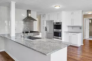 3725 Crescent Walk Ln, Suwanee, GA 30024 - Photo 5