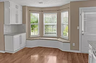 3725 Crescent Walk Ln, Suwanee, GA 30024 - Photo 7