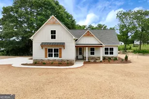 218 Clay St, Maysville, GA 30558 - Photo 1