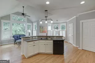 5843 Peacock Ln, Hoschton, GA 30548 - Photo 11