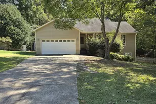 180 Pinewood Dr, Senoia, GA 30276 - Photo 1