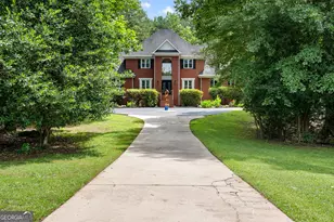 230 Camelot Dr, Fayetteville, GA 30214 - Photo 1