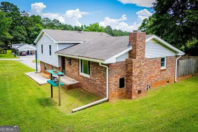235 E Knight, Carrollton, GA 30116 - Photo 3