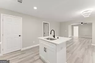 239 E Currahee St, Toccoa, GA 30577 - Photo 21