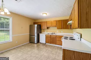2027 Providence Roads, Statham, GA 30666 - Photo 11