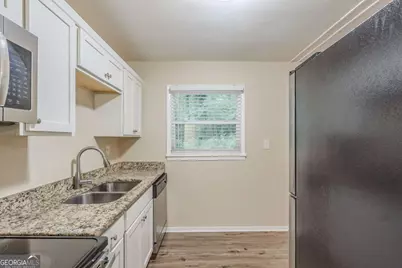 2406 Swallow Circle SE, Atlanta, GA 30315 - Photo 13