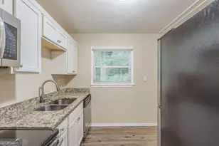 2406 Swallow Cir SE, Atlanta, GA 30315 - Photo 13