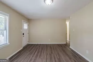 2406 Swallow Cir SE, Atlanta, GA 30315 - Photo 9