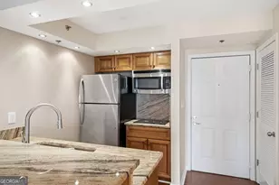 795 Hammond Dr, Sandy Springs, GA 30328 - Photo 11