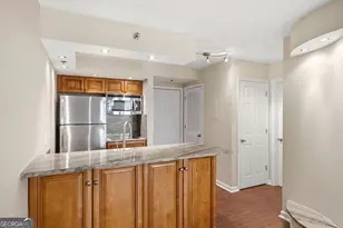 795 Hammond Dr, Sandy Springs, GA 30328 - Photo 15