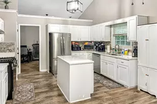 635 Paris Dr, Lawrenceville, GA 30043 - Photo 7