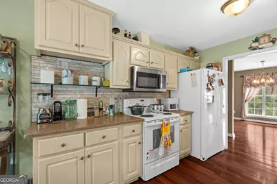 391 Wildwood Circle SE, Calhoun, GA 30701 - Photo 11