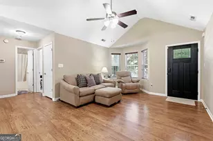 85 Apache Pointe Dr, Senoia, GA 30276 - Photo 9