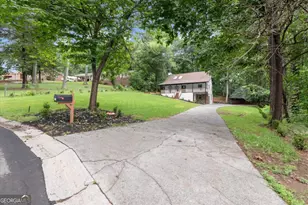 1741 Lucy Dr NW, Kennesaw, GA 30152 - Photo 9