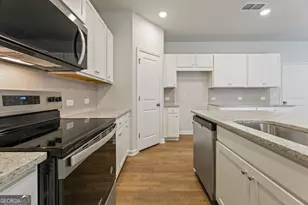 8031 Dickens Dr, Fairburn, GA 30213 - Photo 19