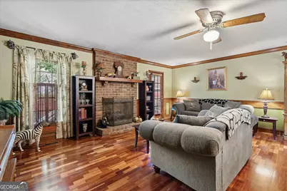 140 E Allison Circle, Carrollton, GA 30117 - Photo 11