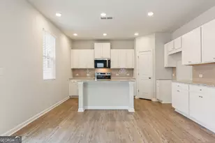 8039 Dickens Dr, Fairburn, GA 30213 - Photo 9