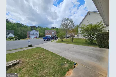 5077 Meadow Trace, Fairburn, GA 30213 - Photo 7