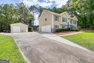 29 Pecan Lake Court, Sharpsburg, GA 30277 - Photo 3