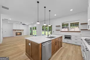 205 Chariot Ct, Jefferson, GA 30549 - Photo 31