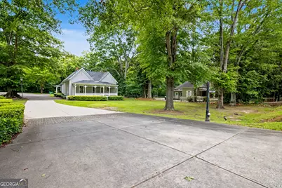 195 N Jeff Davis Drive, Fayetteville, GA 30214 - Photo 9