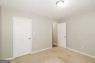 8605 Collins Dr, Jonesboro, GA 30236 - Photo 11