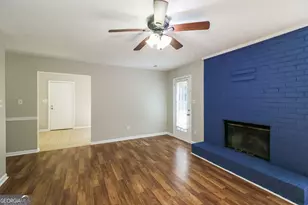 8605 Collins Dr, Jonesboro, GA 30236 - Photo 3