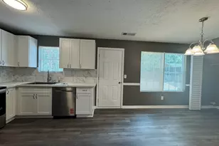 330 Crestfield Cir, Covington, GA 30016 - Photo 3