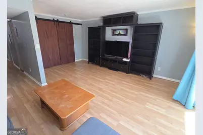 5617 Kingsport Drive NE, Sandy Springs, GA 30342 - Photo 7