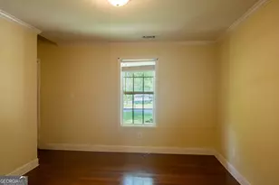 650 N 18th St, Griffin, GA 30223 - Photo 11
