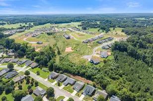 316 Lakeview Bend Cir, Jefferson, GA 30549 - Photo 51