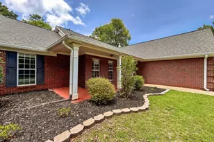 210 Lexington Cir, Athens, GA 30605 - Photo 3