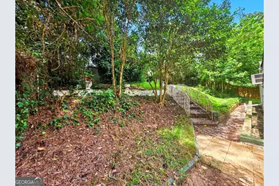2559 Dale Creek Drive NW, Atlanta, GA 30318 - Photo 31