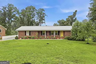 19 Colonial Dr, Newnan, GA 30263 - Photo 3