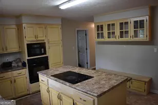 185 Veal St, Swainsboro, GA 30401 - Photo 11