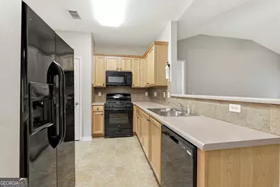 7373 Gossamer Street, Union City, GA 30291 - Photo 13