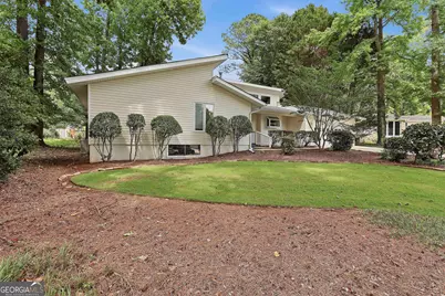 203 Doe Run, Peachtree City, GA 30269 - Photo 3