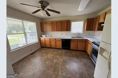 609 Windcrest Drive, Dublin, GA 31021 - Photo 7