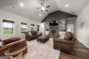51 Linton Ests Ave, Newnan, GA 30263 - Photo 9