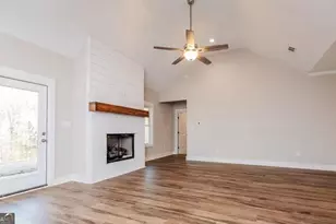 75 Creekside Ct, Forsyth, GA 31029 - Photo 5