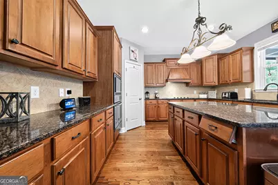 320 Yellowwood Drive, Sharpsburg, GA 30277 - Photo 9