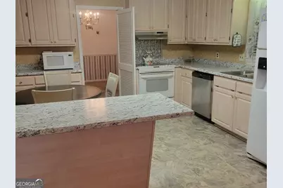 146 Cascade Circle, Lagrange, GA 30241 - Photo 9