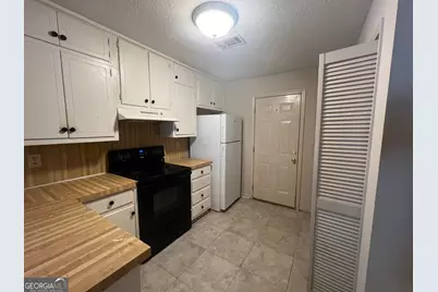 1047 Chestnut Oak Court NE, Conyers, GA 30012 - Photo 7